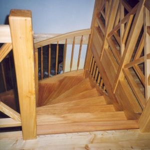 Treppen und Treppengelände aus Holz